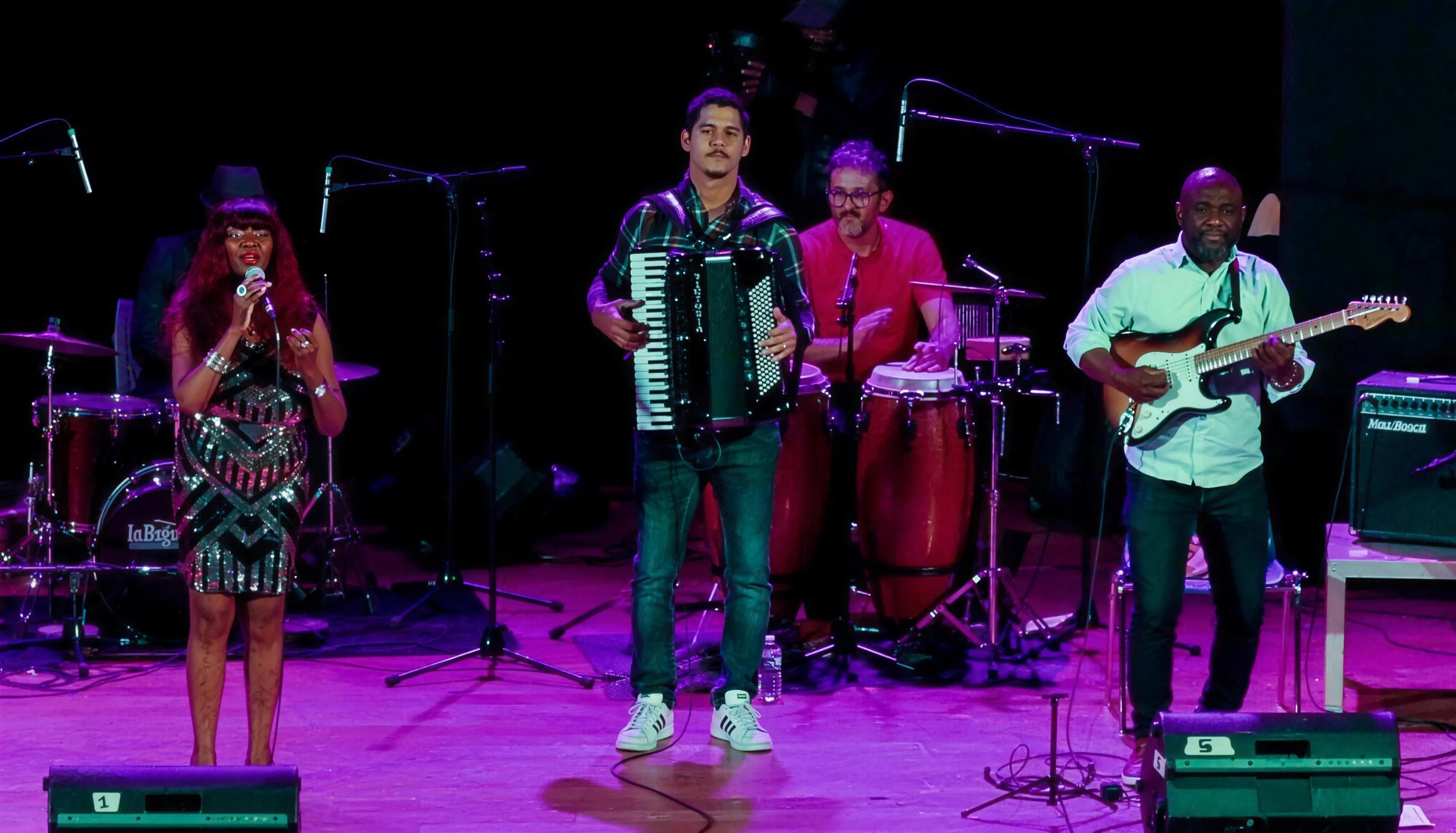 Angélina Tezanou en concert à l'Hôtel de Ville de Paris avec la Fédération Mosaïque, octobre 2021.
